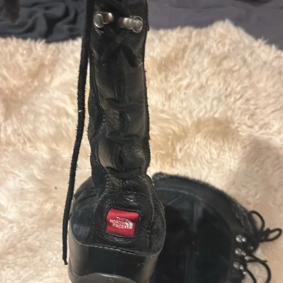 GUC North Face winter boots - Picture 2 of 3